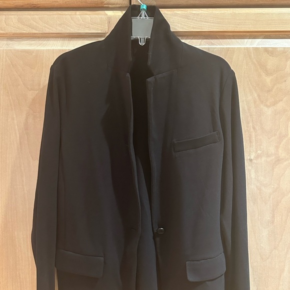 Black Uniqlo Blazer LIKE NEW - Picture 4 of 8